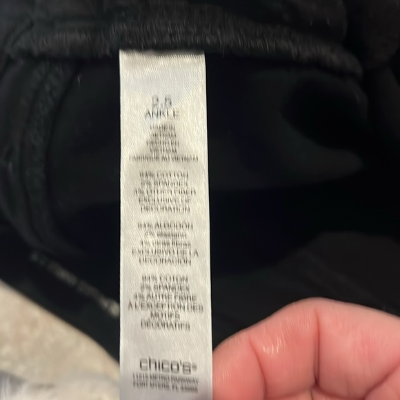 Chico’s Black Perfect Stretch Girlfriend Slim Leg Ankle Denim Jeans 2.5 - Picture 8 of 14